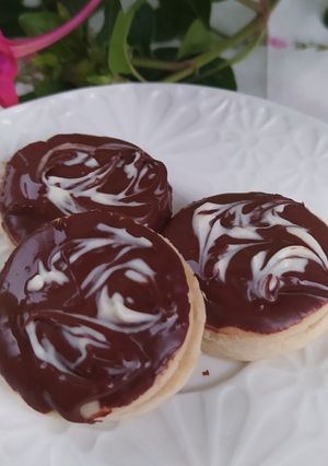 Una foto de Alfajorcitos y Corazones Petit Fours