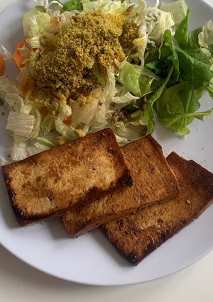 Una foto de Tofu marinado