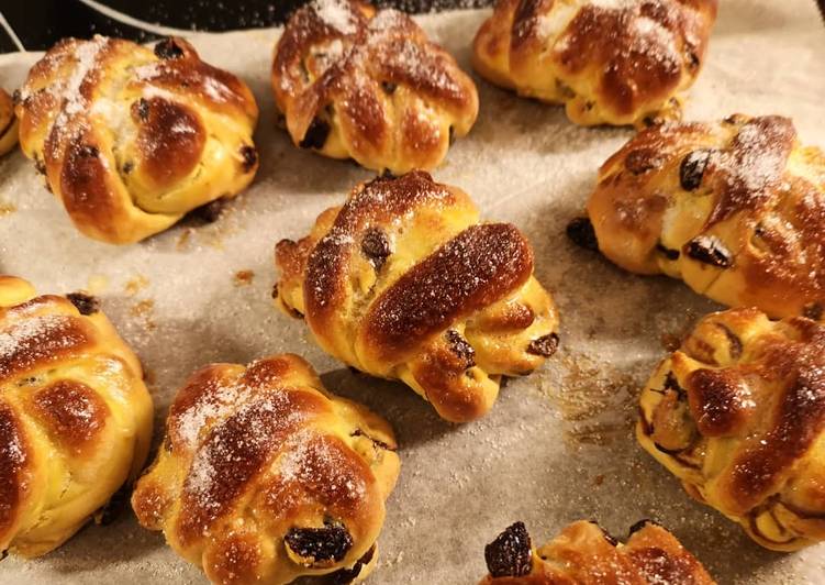 Simple Way to Make Quick Red bean paste Saffran raisin buns