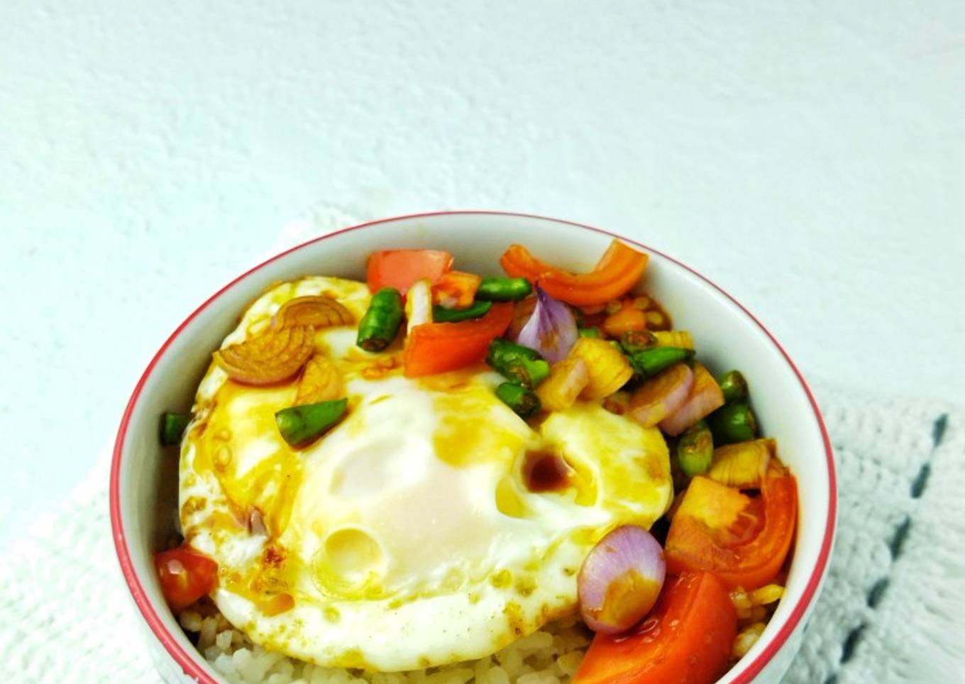 Nasi telur ceplok sambal kecap