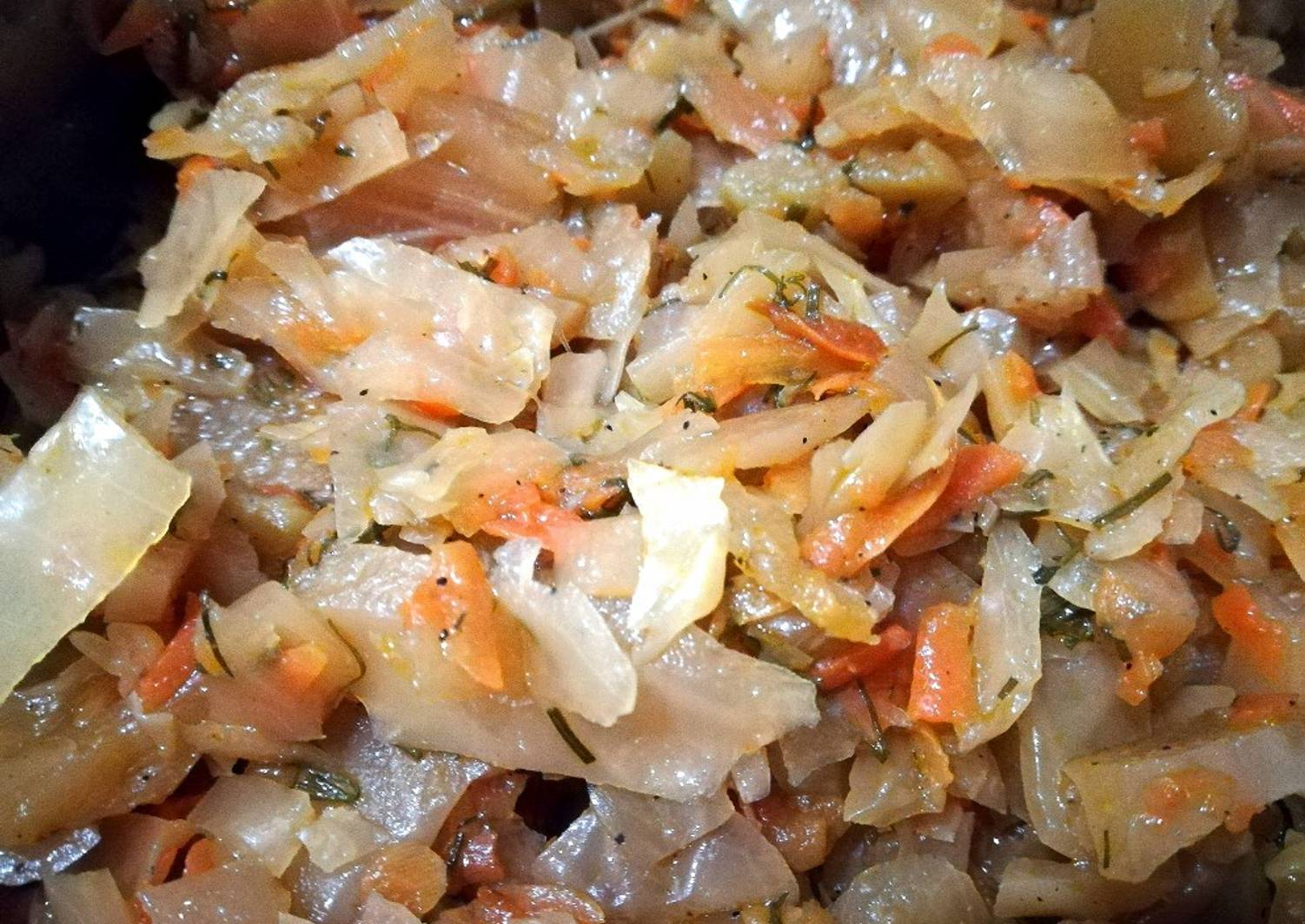 овощное рагу с кабачками капустой. кабачки тушеные с морковью капустой. капуста белокочанная с цветной тушёной. тушеная капуста с кабачками в мультиварке. капуста тушеная гарнирная.