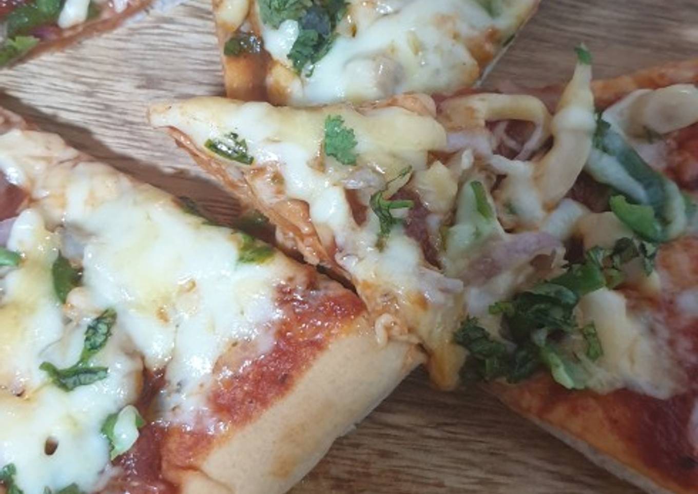 Garlic and mushroom pizza
