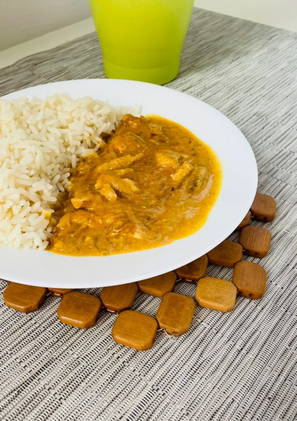 Una foto de Pollo al curry