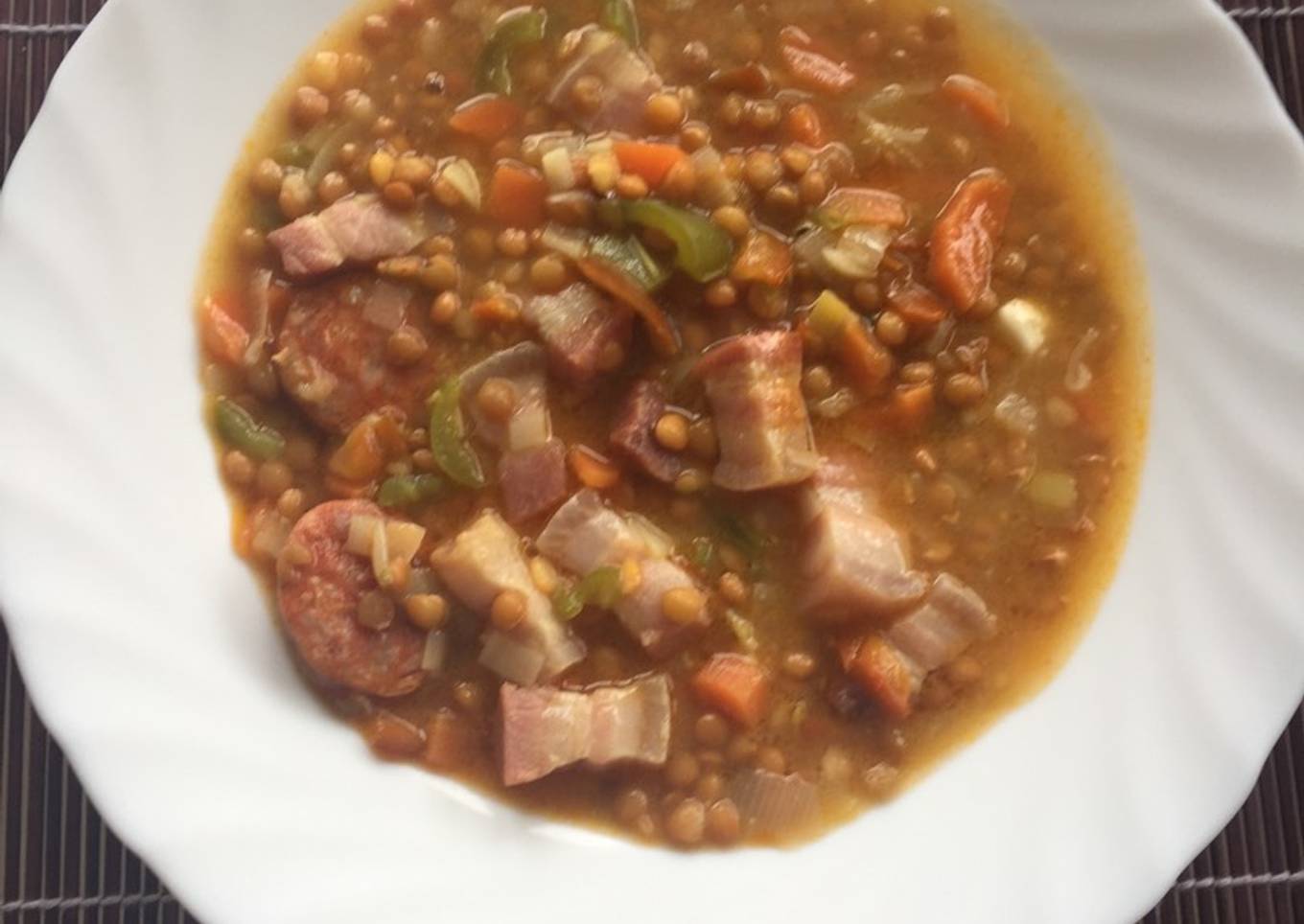 Lentejas con torreznos