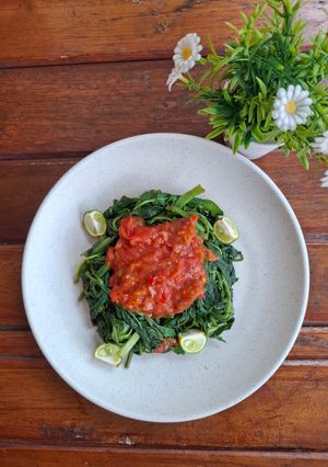 Foto resep Plecing Kangkung Rebus Sambal Tomat Segar