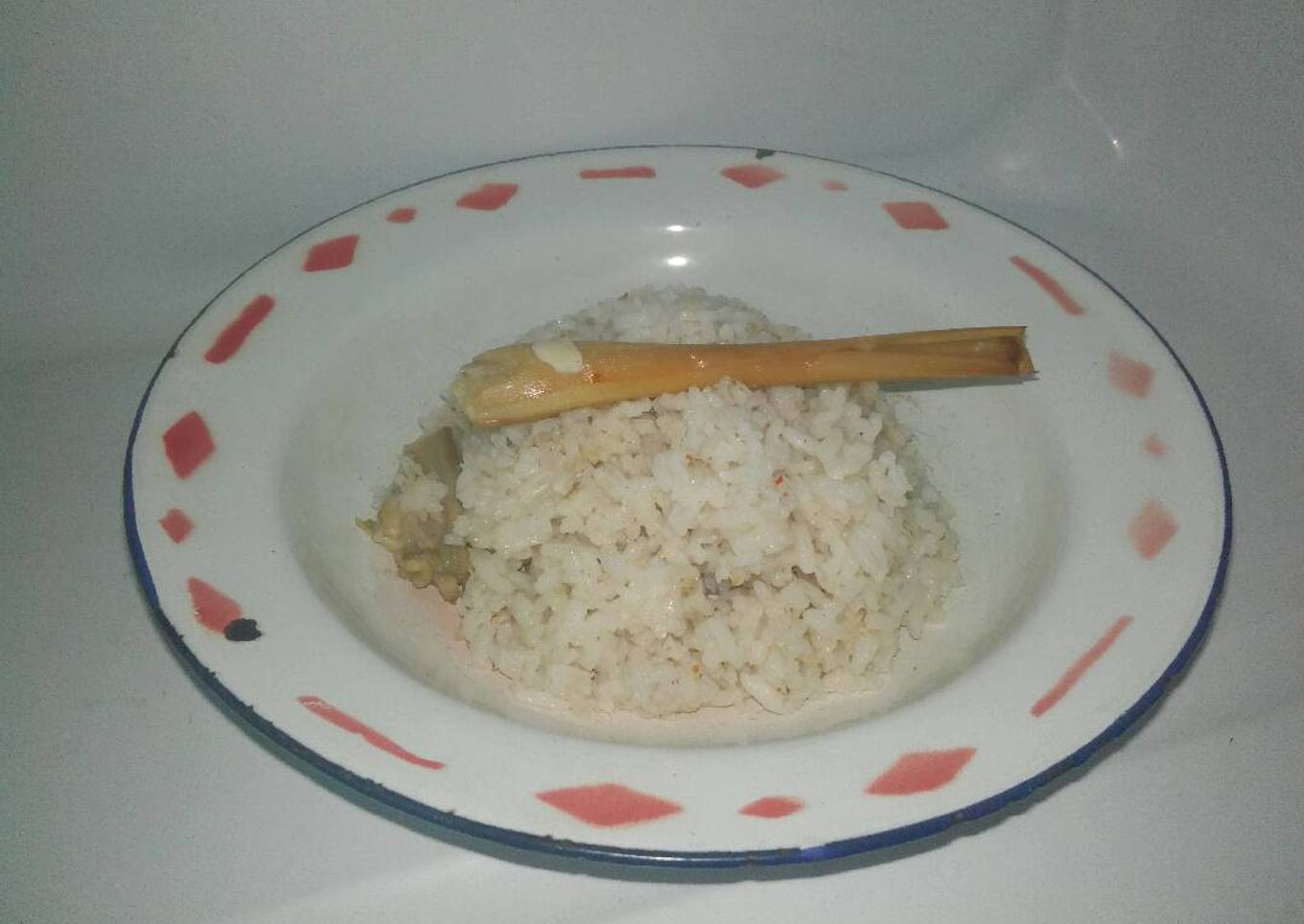 Nasi levit dengan ayam