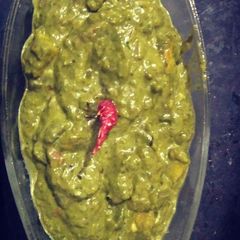 A picture of Palak paneer.
