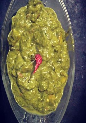 A picture of Palak paneer.