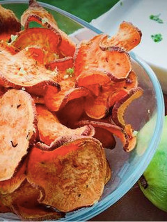 Una foto de Chips de boniato con Cayena y Lima