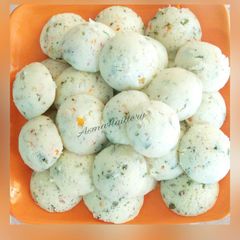 A picture of Microwave Veg Rava Idli.
