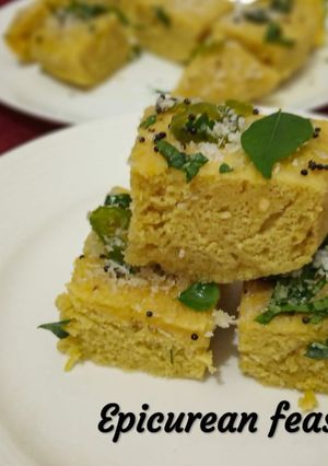 A picture of Gujarati Khaman Dhokla.
