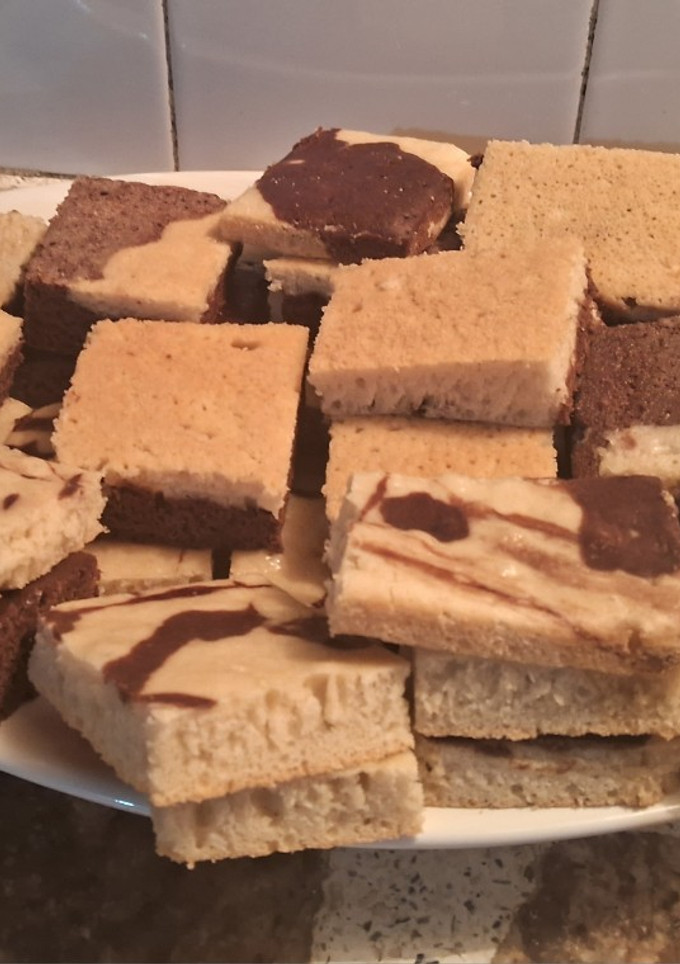 Una foto de Cuadraditos mixtos de cacao y vainilla veganos