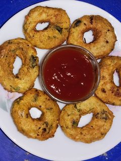 মেডু বড়া(Medu Vada recipe in Bengali) রেসিপির প্রধান ছবি