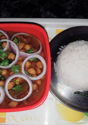 A picture of Chole rice.