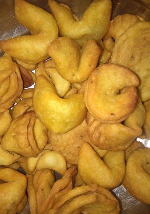 A picture of Aalu papdi.