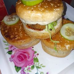 A picture of Burger patties.