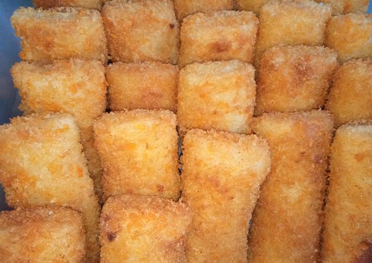 Cara Membuat saat makan malamRisoles isi PSBB (Persatuan Sosis Baso dan Bihun) 😆