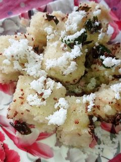 रवा ढोकळा (rava dhokla recipe in marathi) रेसिपी चे मुख्य फोटो