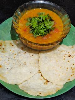 A picture of Maida chapati with kurma.