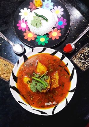फिश कर्ड ग्रेवी (Fish curd gravy recipe in hindi) रेसिपी मुख्य फोटो