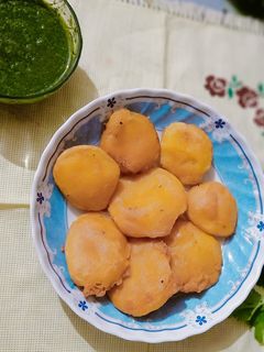 आलू के पकोड़े (Aloo ke pakode recipe in hindi) रेसिपी मुख्य फोटो