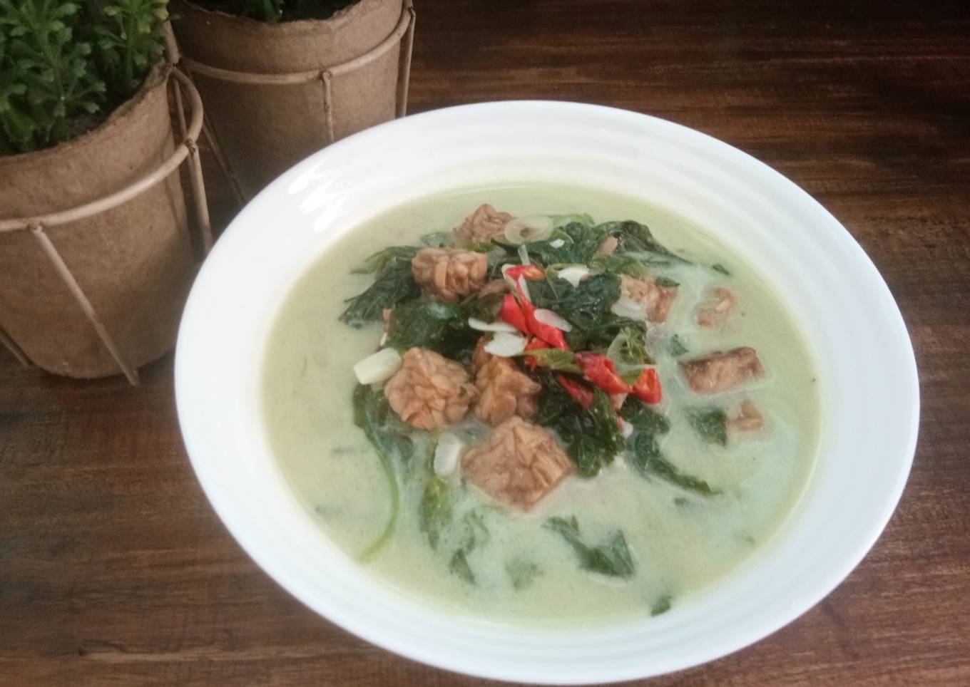 Bayam vegetarian dalam santan