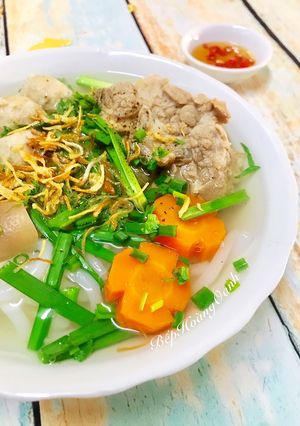 Hình của món Bánh Canh Sườn + Bò Viên.