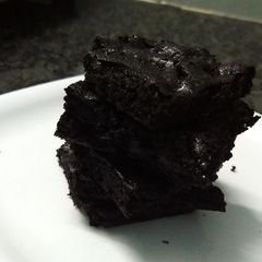 A picture of Chocolate Browniess With lots of chocolate.