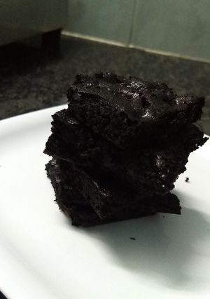 A picture of Chocolate Browniess With lots of chocolate.