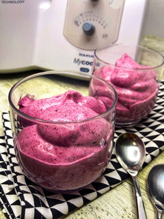 Una foto de Espuma mágica de arándanos con MyCook One