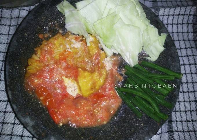 Resep: Sambal Penyet Kemiri Bahan Sederhana
