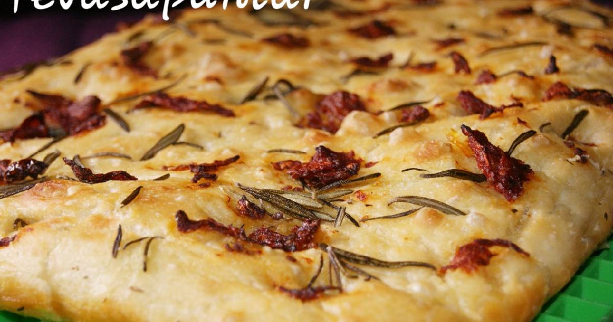 Focaccia de romero y tomate 🍃 🍅 🇮🇹 Receta de Gema la gaditana- Cookpad