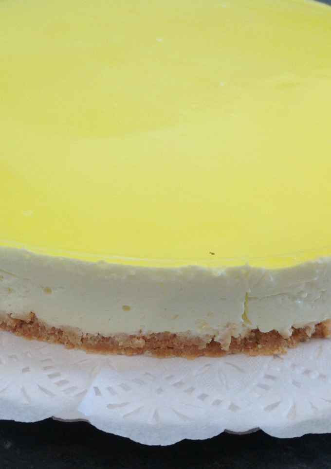 Una foto de Tarta fría de limón y queso