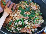 ข้าวผัดน้ำพริกเผาลูกเดือย