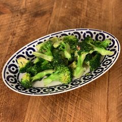 A picture of 🥦 Anchovies and broccoli, a perfect combination.