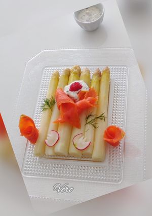 Une photo de Asperges à la truite fumée