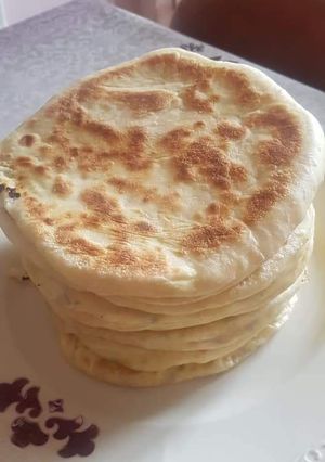 O poză a rețetei Turte umplute cu brânză, ceapă și mărar.