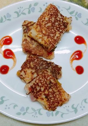 A picture of Uttapam Sandwich.