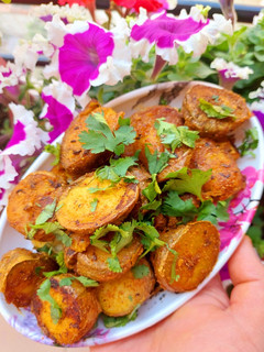 आलू टुक(aloo tuk recipe in hindi) रेसिपी मुख्य फोटो