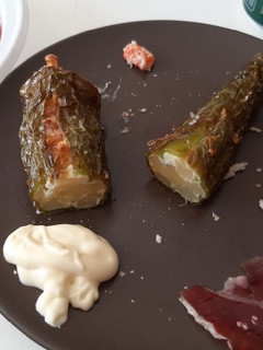 Una foto de Pimientos verdes italianos rellenos de tortilla