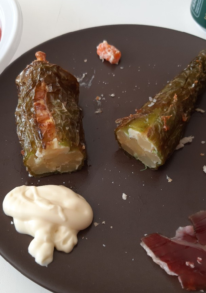 Una foto de Pimientos verdes italianos rellenos de tortilla