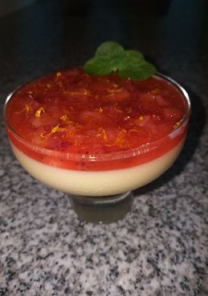 Una foto de Panna cotta🍓