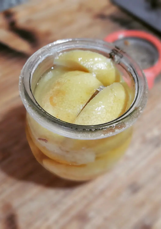 Una foto de Limones encurtidos