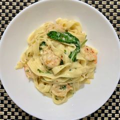 A picture of Alfredo Prawns Fettuccine.