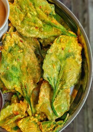 A picture of Palak crispies.