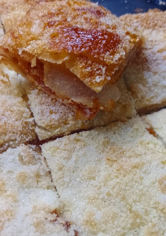 Una foto de Cuadraditos express de hojaldre y membrillo