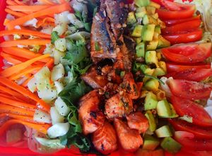 Foto resep Asian salmon vs makarel salad keto