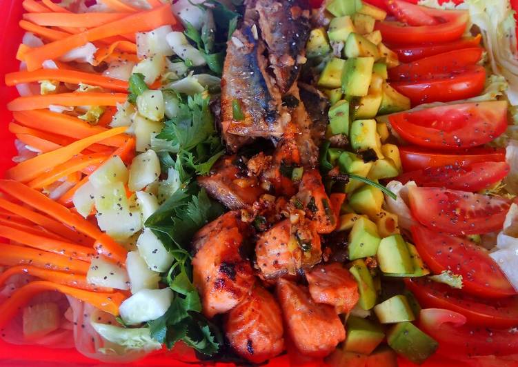 Asian salmon vs makarel salad keto