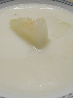 Una foto de Sopa de melón y piña con yogur