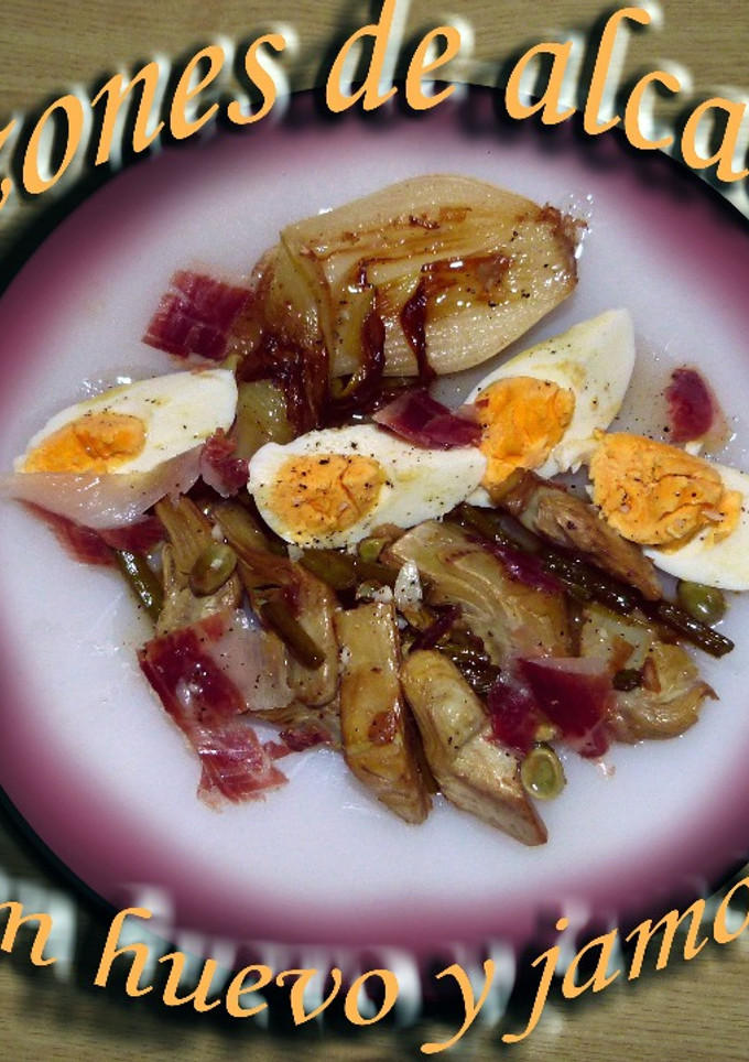 Una foto de Alcachofa salteada con huevo y jamón